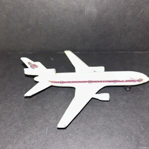 VINTAGE 1973 MATCHBOX DIE CAST WHITE THAI AIRLINES DC 10 AIRPLANE